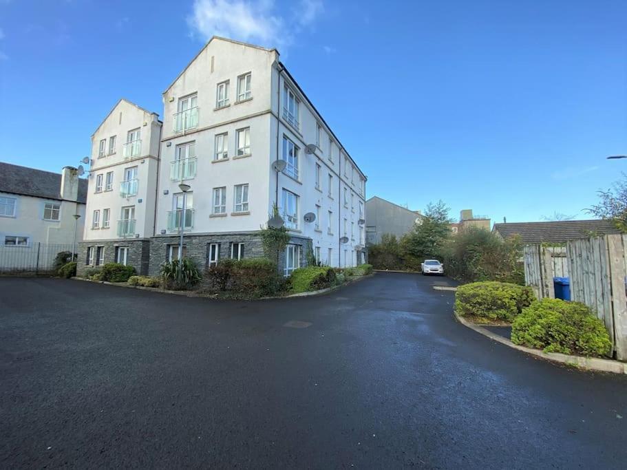 Artistic Stunning Apartment City View Londonderry Exterior foto